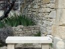 Petit Banc De Jardin : Un Banc Simple Et Sobre En Pierre ... serapportantà Petit Banc De Jardin