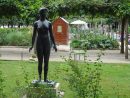 Photos Of Jeanette Statue In Jardin Des Tuileries - Page 667 dedans Statut De Jardin