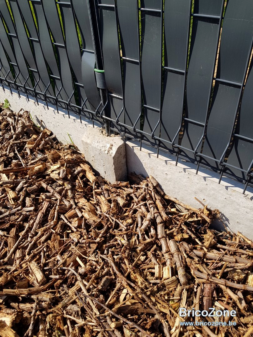 Poser Des Bordures De Jardin Sans Beton Fantastique Bordure ... dedans Bordure De Jardin En Grillage