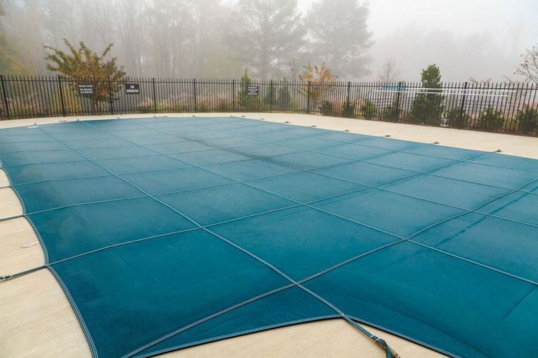 Prix D'une Couverture De Piscine : Tarifs 2020 - Guide ... pour Couverture Piscine Prix