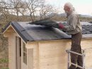 Réaliser Une Toiture D'abri De Jardin - Tuto Brico Avec Robert destiné Toit Bitumé Abri Jardin