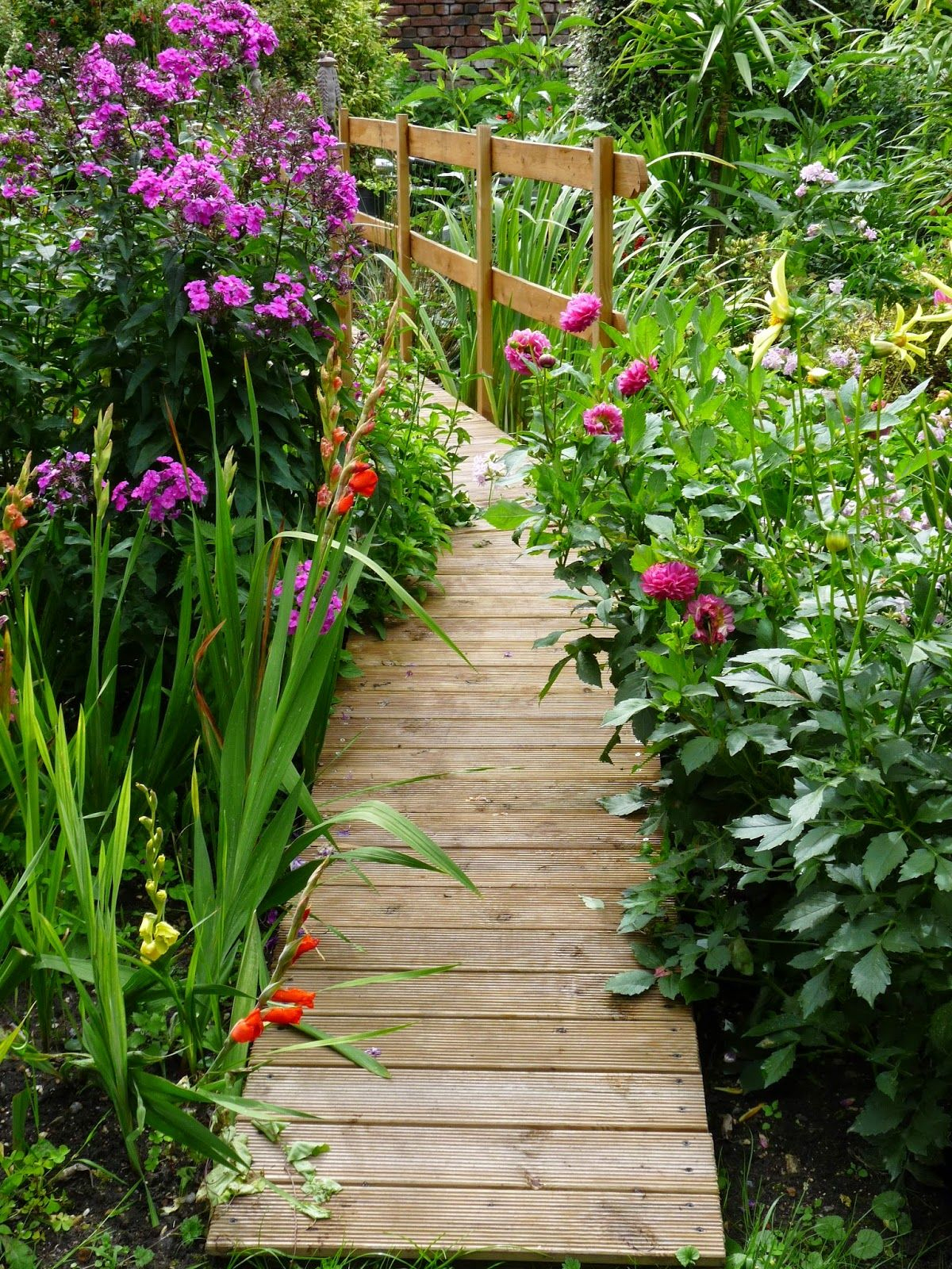 Récup &amp; Créations Par Joël Et Marie-Jo | Jardin Botanique ... concernant Pont En Bois Pour Jardin