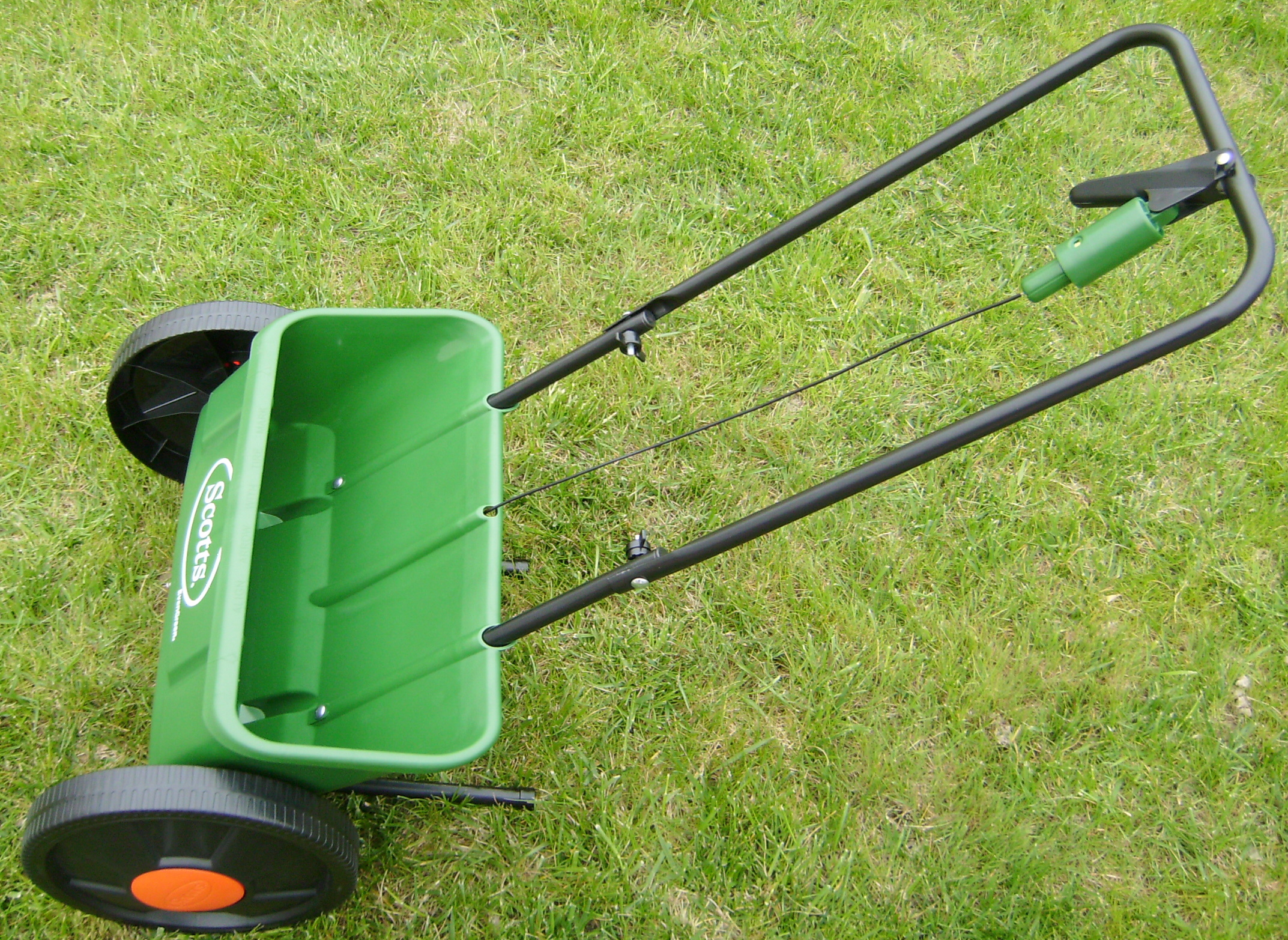 Semoir Épandeur Sur Roues Even Green Scotts à Semoir Jardin