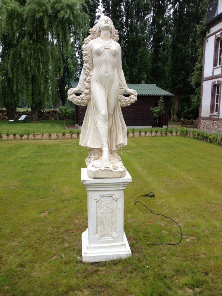 Statue De Jardin En Pierre Reconstituée Idees Conception Jardin