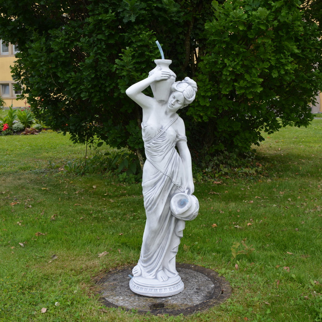 Statue Maia Mittel encequiconcerne Statut De Jardin