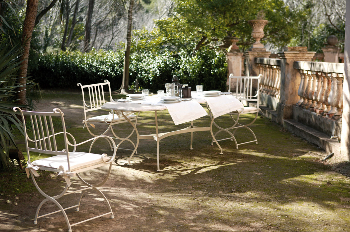 Table De Jardin Ovale, En Fer Forgé Et Imitation Bois Werzalit®,  Personnalisable De La Collection Tesselles encequiconcerne Table Jardin Marbre Fer Forgé