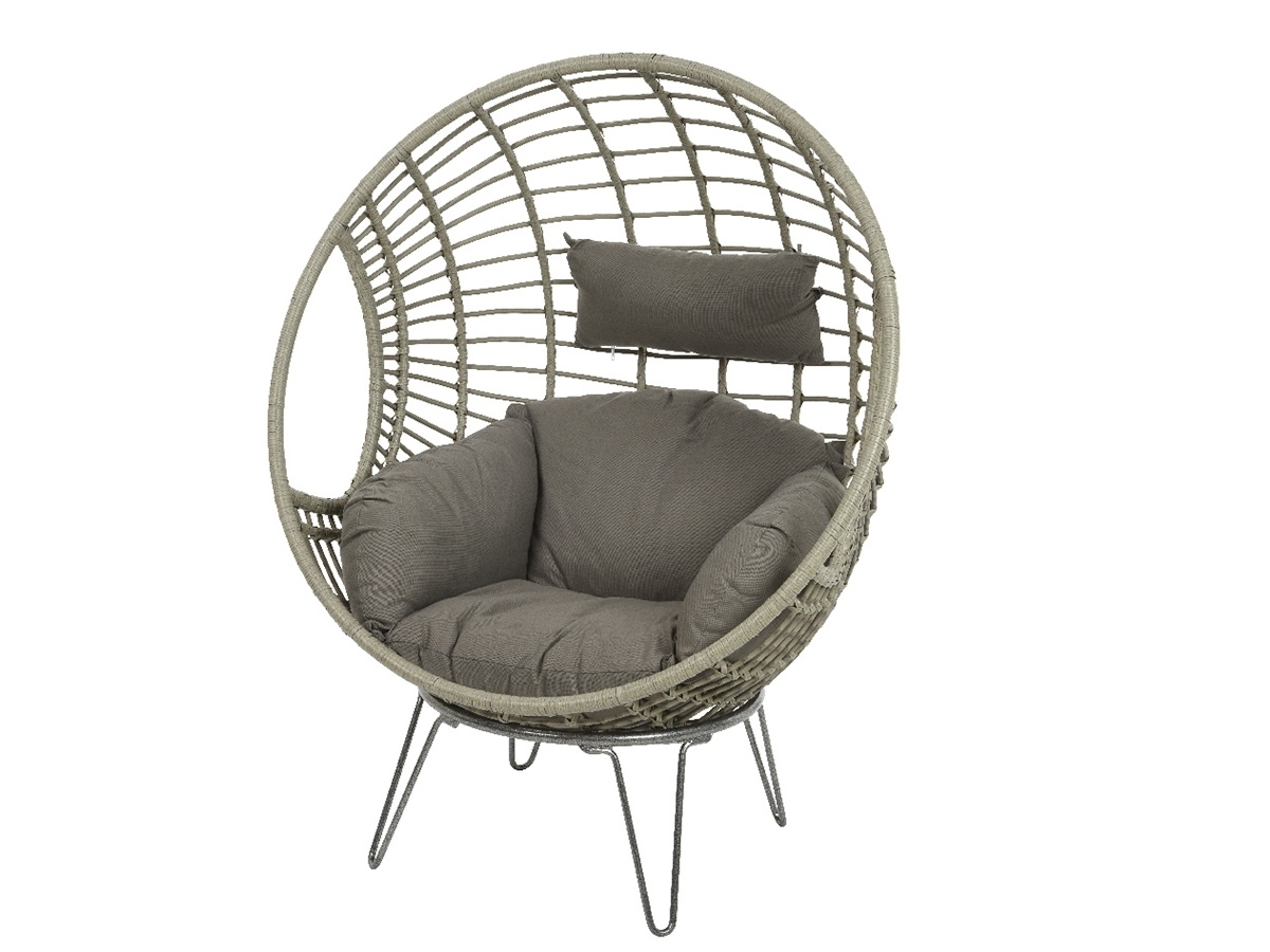 Tendance Déco De Jardin 2019 : Chaise Suspendu, Salon De ... serapportantà Loveuse De Jardin Resine Tressee