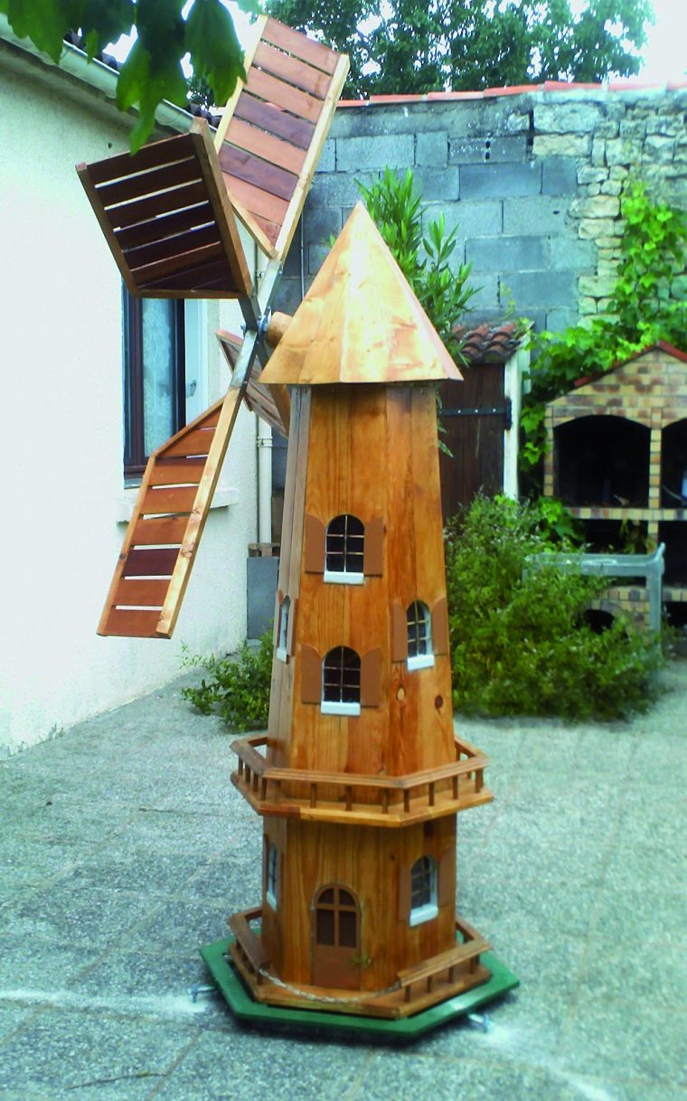 Un Moulin À Vent Pour Le Jardin | Bois+ Le Bouvet dedans Moulin A Vent En Bois Pour Jardin