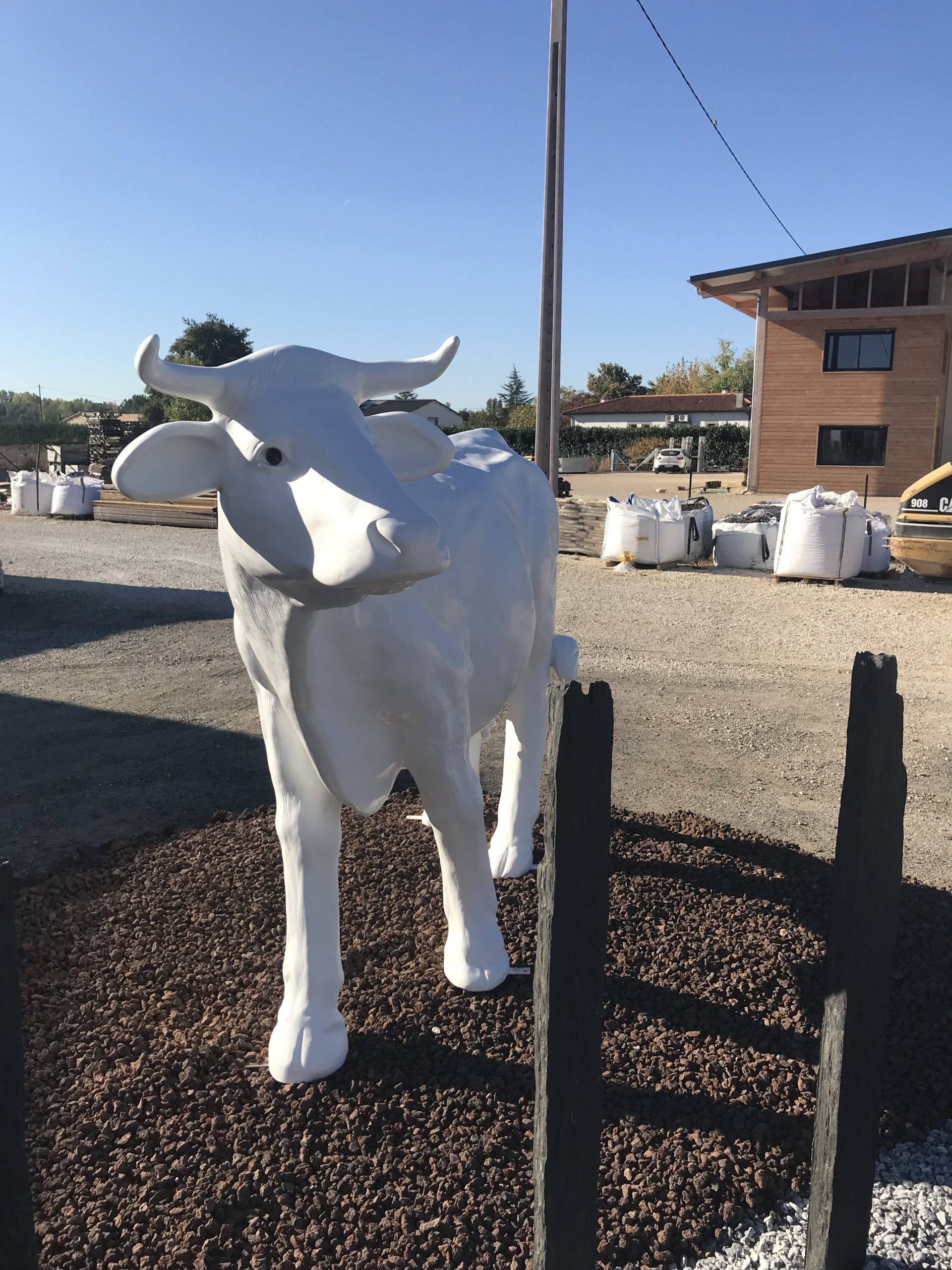 Vache Xl Résine Blanc Uni - Blondeau Amenagement - Tout Pour ... tout Vache En Resine Pour Jardin