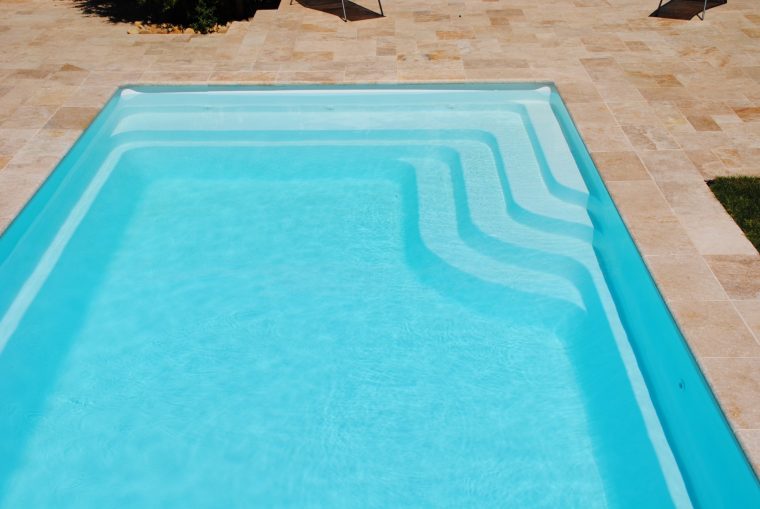 Vente De Bâches À Barre Pour Piscines Sur Mesure Istres ... destiné France Piscine Istres
