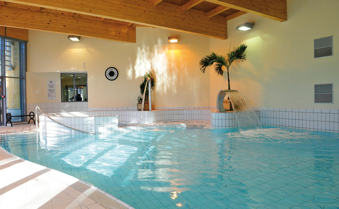 Village De Vacances Vtf &quot;le Bief Rouge&quot; À Métabief intérieur Hotel Jura Avec Piscine Intérieure