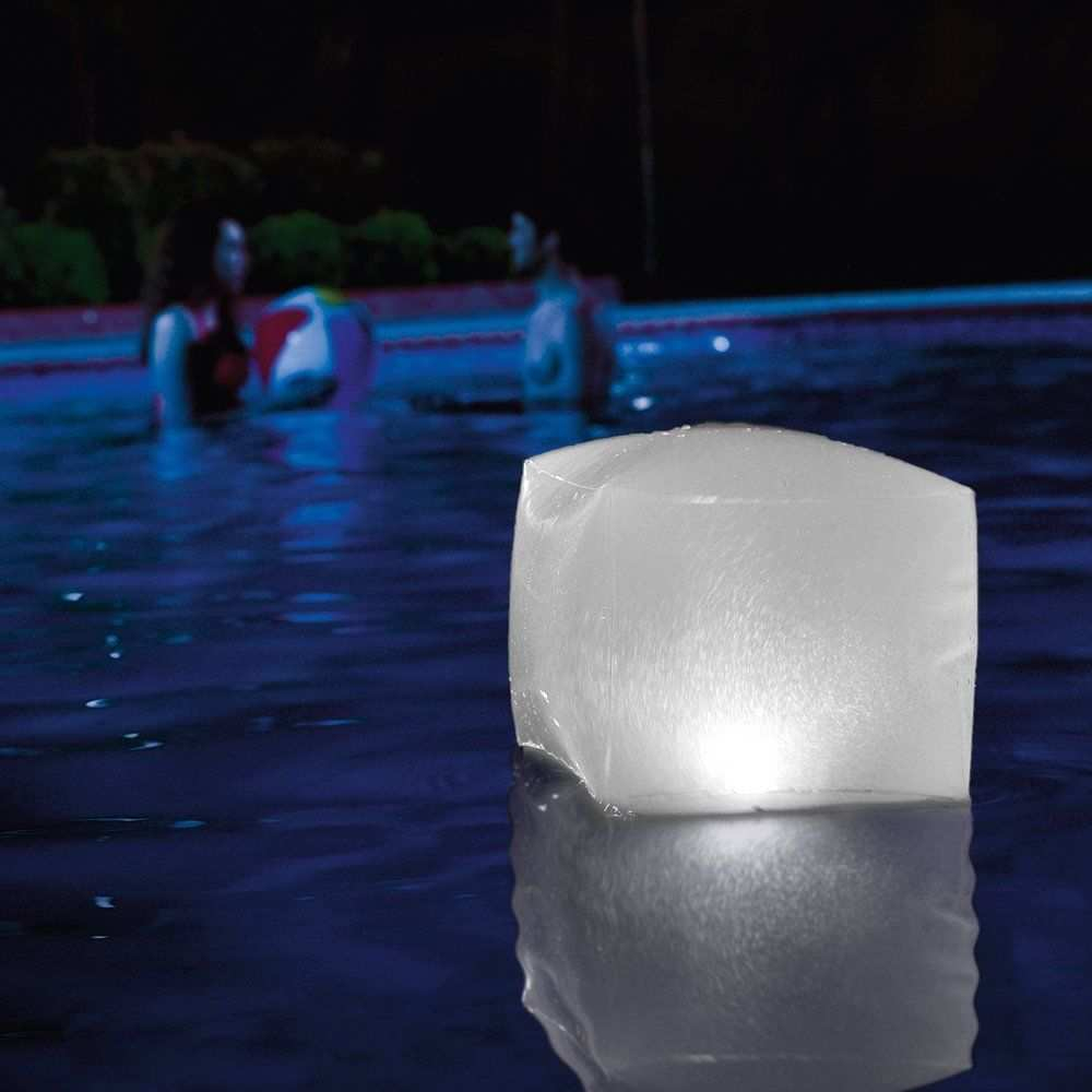 Cube Lumineux Flottant Gonflable Led Intex 28694 Pour Jardin Et Piscine dedans Lampe Led Piscine