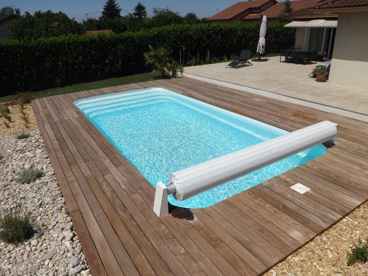 Margelles en béton ciré pour piscine