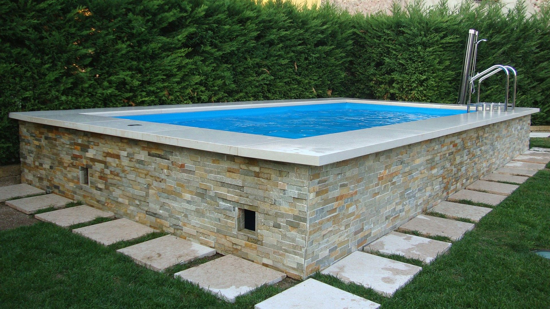 Awesome Piscine Semi Enterrée Castorama | Pool House Designs ... serapportantà Piscine Semi Enterrée Castorama