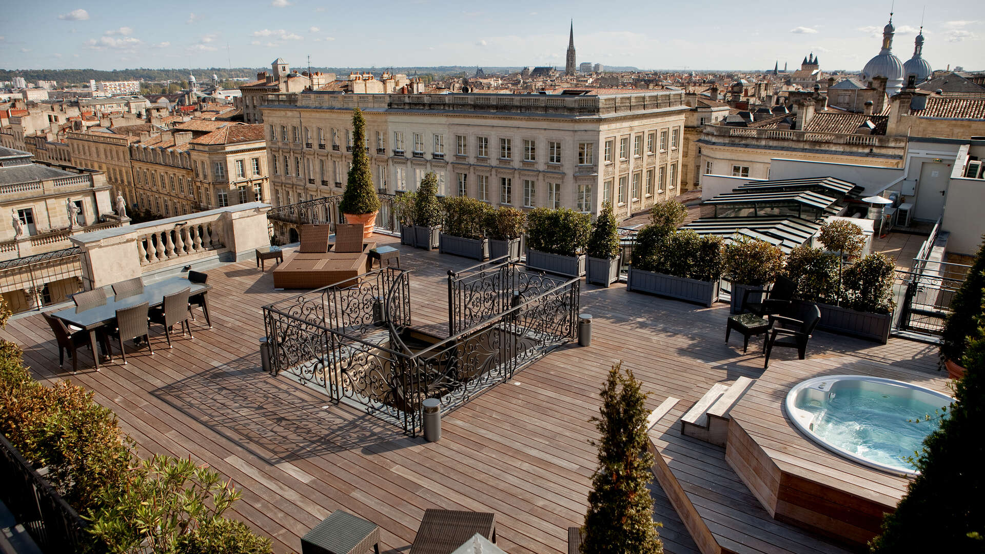 Die Schönsten Rooftops Von Bordeaux | Bordeaux Tourismus ... serapportantà Cite Du Vin Terrasse