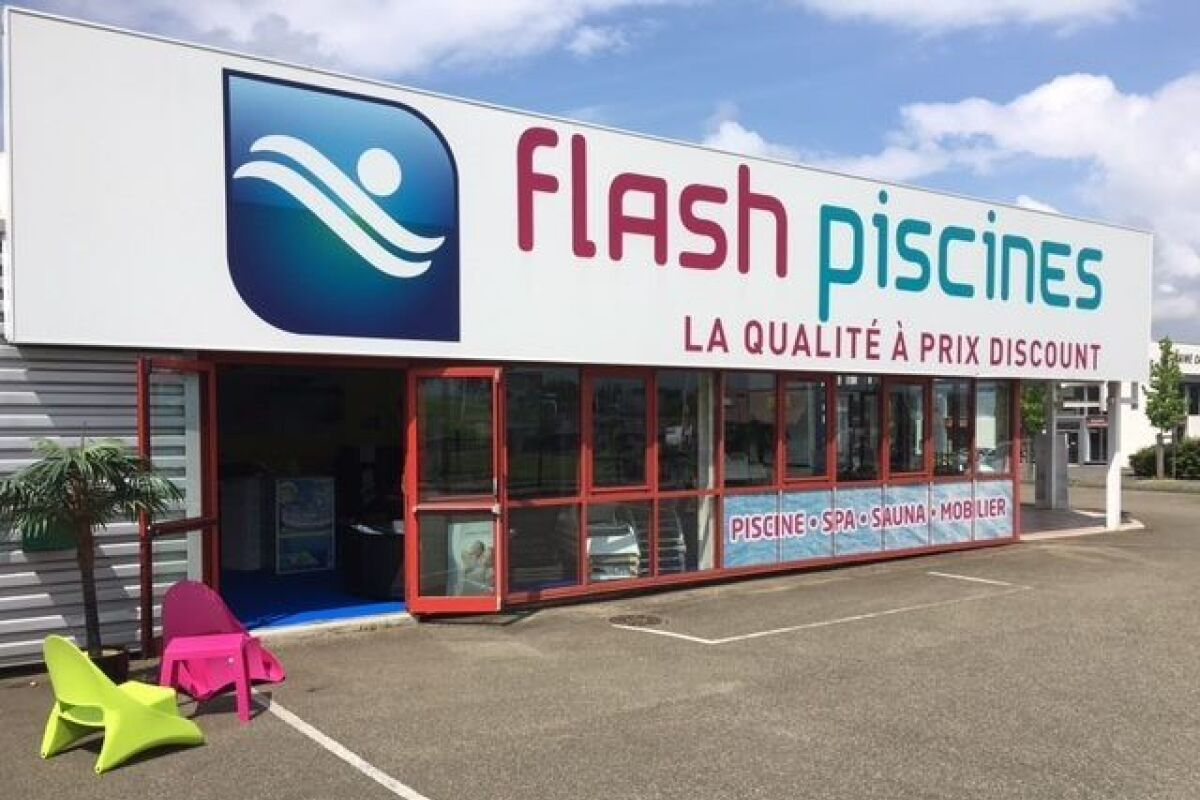 Flash Piscines À La Chapelle-Saint-Aubin, Pisciniste - Sarthe ... serapportantà Flash Piscine