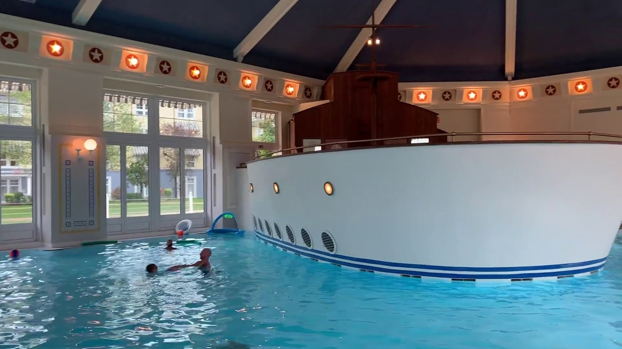 °O° Disney'S Newport Bay Club : The Swimming Pool à Piscine O'Bya