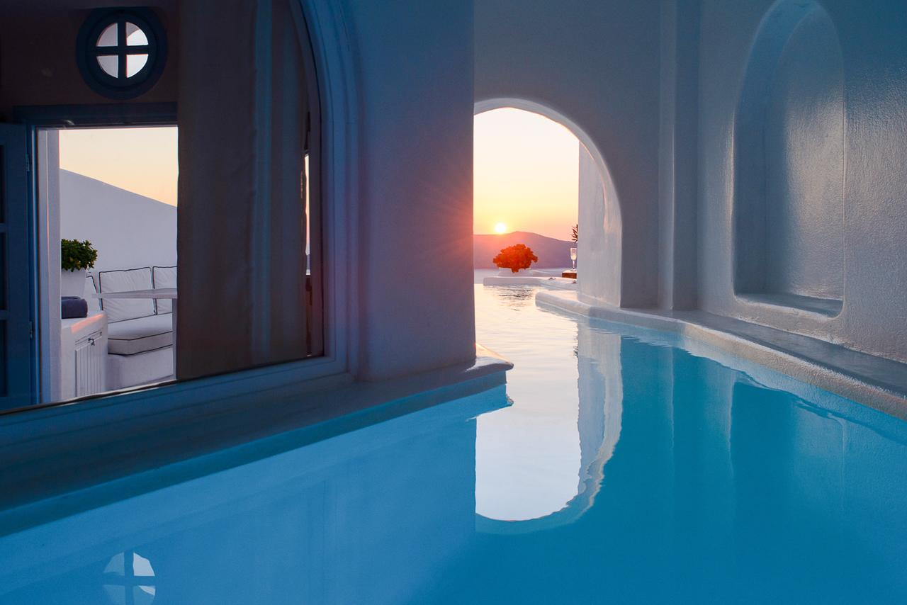 Santorini : Un Coin De Paradis Pour Une Lune De Miel Réussie ... concernant Hotel Santorin Avec Piscine Privée