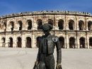Visiter Les Arènes De Nîmes En Séjournant À L'Esquielle destiné Piscine Les Iris Nimes