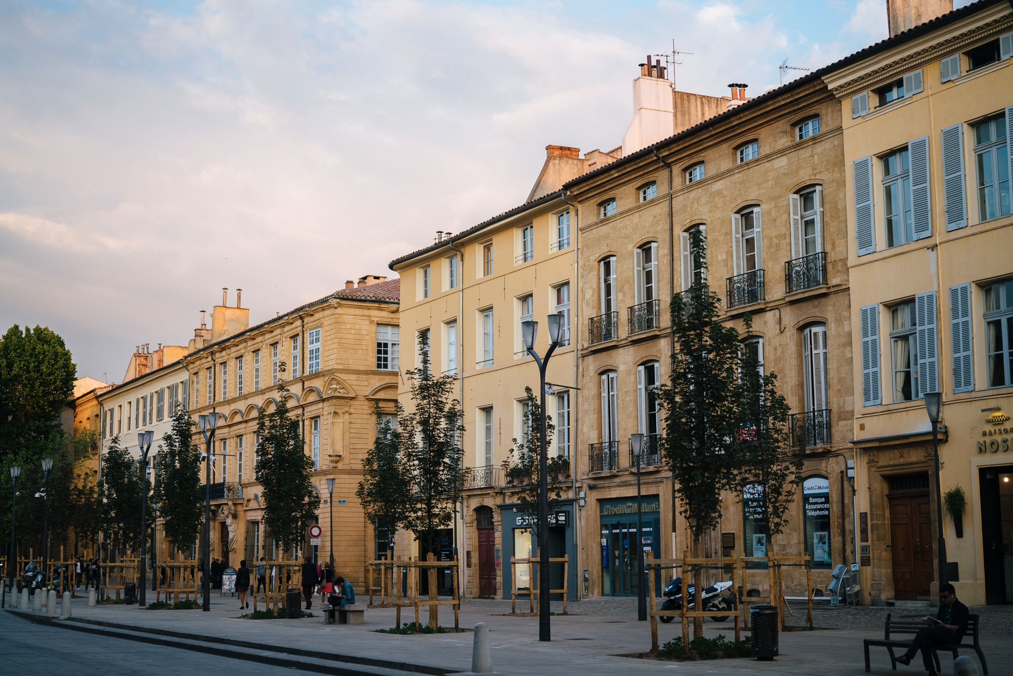 Walk Through The Old Town Of Aix-En-Provence à Travertin Aix En Provence