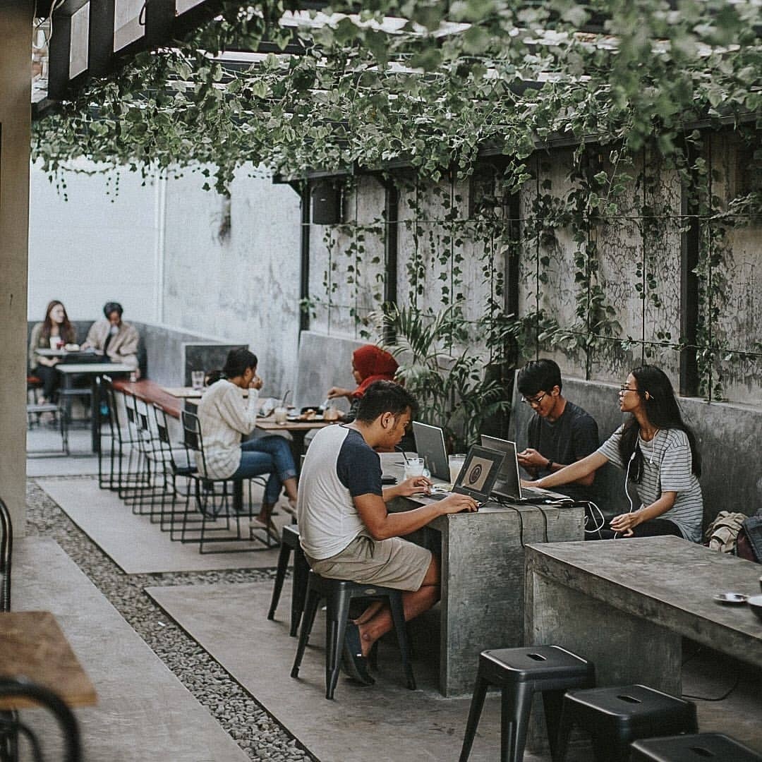 10 Tempat Nongkrong / Cafe Hits di Malang dan Batu Terbaru 2023 yang