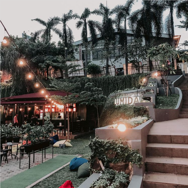 10 Kafe Instagramable di Jakarta yang Bikin Betah