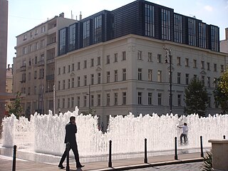 File:Фонтанная площадь, Площадь Свободы 4, 2010-09-22 Будапешт